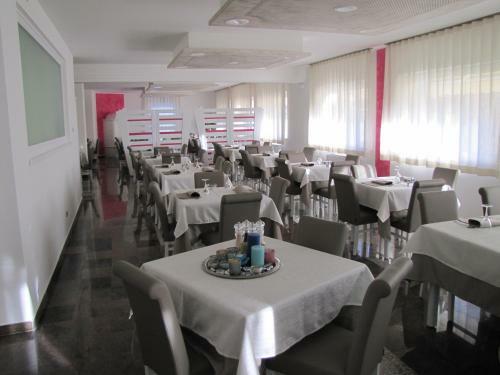 Hotel Scaran�