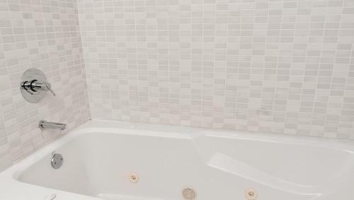 Apartamento Private Studio - King Bed, Bath Tub With Spa Jets, Balcony And Pool