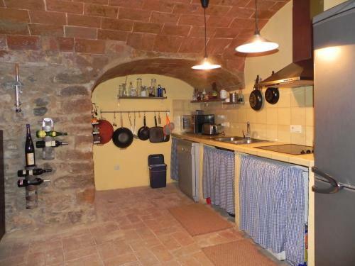Baix Empord�. Incre�ble Casa En Pueblo Medieval