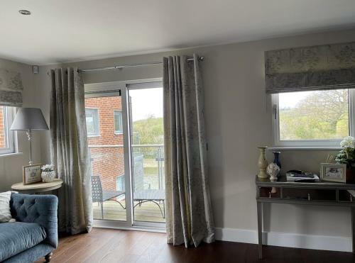 Olive House- 4 Bedroom Property On The Harbour!