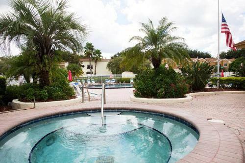 Clubview Holiday Condo