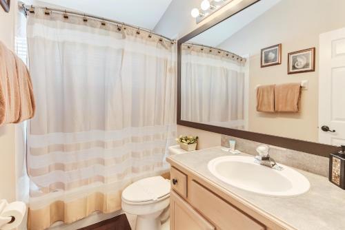 Two Master Bedrooms Pool Home Private Yard