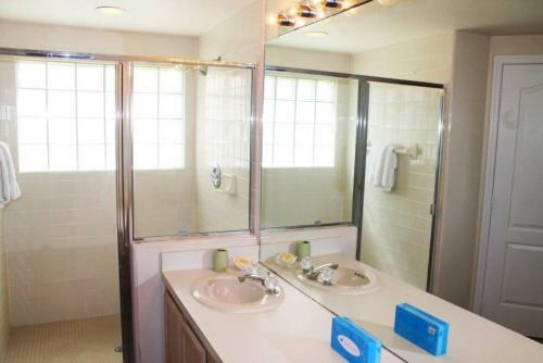 Ventura Place Country Club Home