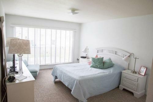 Ventura Place Country Club Home