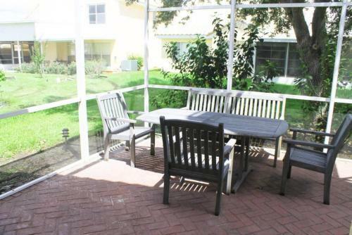 Ventura Place Country Club Home