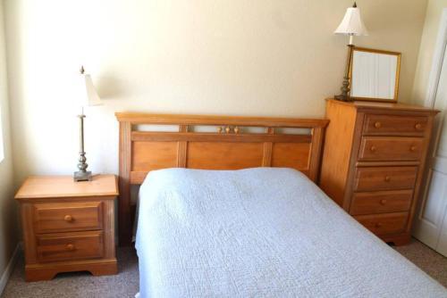 Ventura Place Country Club Home