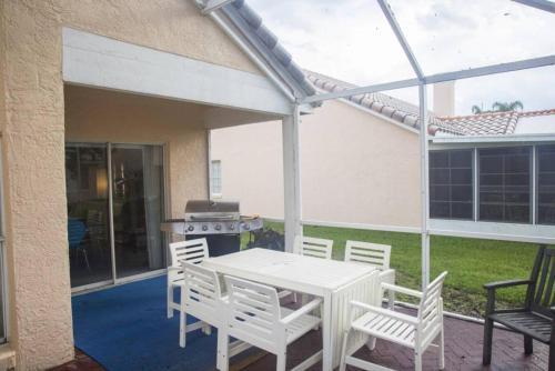 Ventura Place Country Club Home