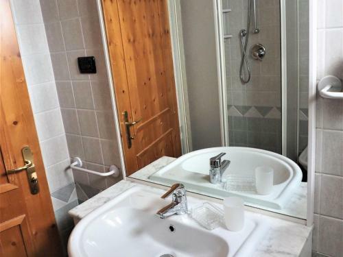 Welcoming Apartment In Dimaro Close To The Centre