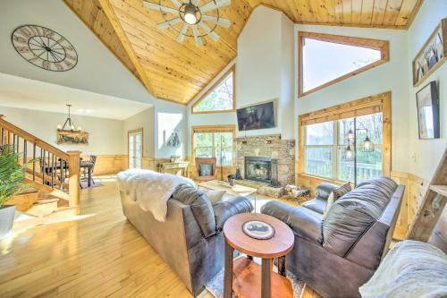 Lazy Bear Lodge About 2 Mi To Downtown Ellijay!