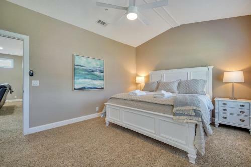 Waterside Retreat - Tons Of Amenities, Close To Everything!