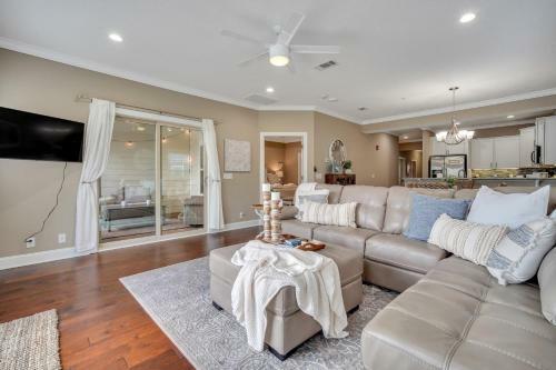 Waterside Retreat - Tons Of Amenities, Close To Everything!