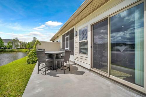 Waterside Retreat - Tons Of Amenities, Close To Everything!
