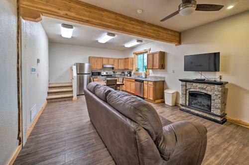 Rustic Garden Valley Cabin With Foosball Table!