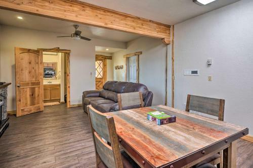 Rustic Garden Valley Cabin With Foosball Table!