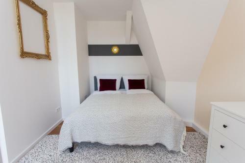 Full House Apartment Hotel