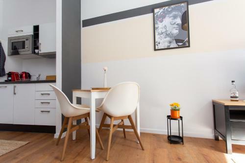 Full House Apartment Hotel