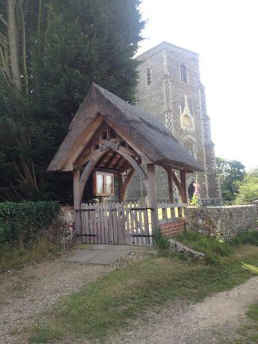 Cosy Cottage With Beams & Inglenook Fireplaces