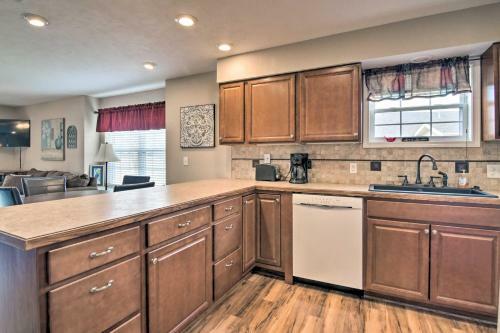 Apartamento Resort Condo With Covered Patio And Pool Access!