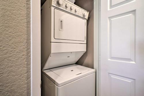 Apartamento Resort Condo With Covered Patio And Pool Access!