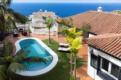 Villa Home2book Design Asian Sabina, Heated Pool & View