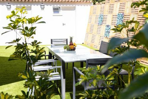 Villa Home2book Design Asian Sabina, Heated Pool & View