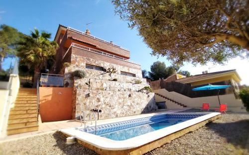 Villa Conca De Barber�