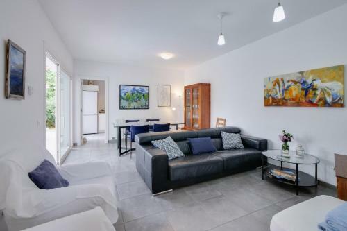 Casa Aina