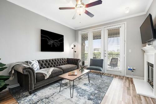 Jurny - New Uptown Dallas Apartments