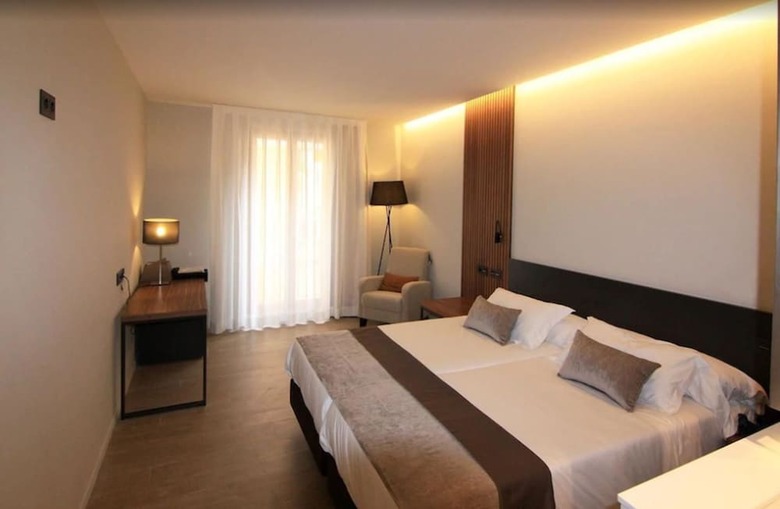 Hotel Raval De La Mar