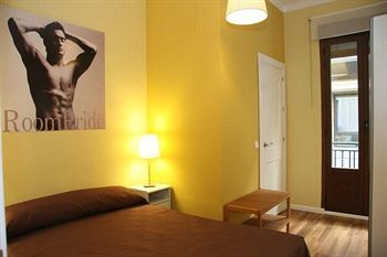 Hostal Room Pride