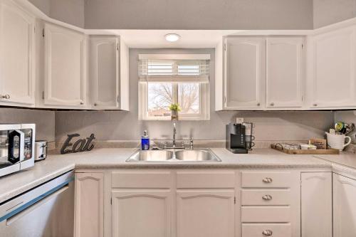 Pet-friendly Chic Home With Spacious Back Yard!