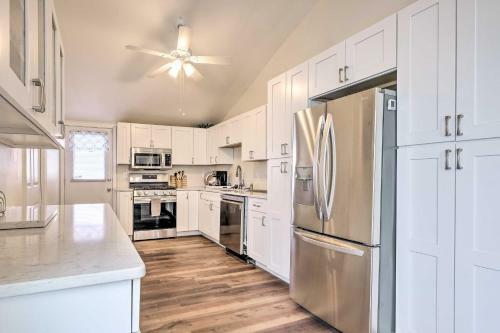 Waterfront Cottage With Private Beach And Deck!