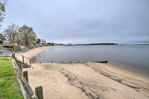 Waterfront Cottage With Private Beach And Deck!