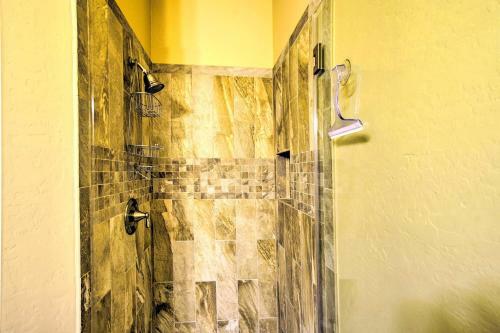 Gold Canyon Town Home With Community Amenities!