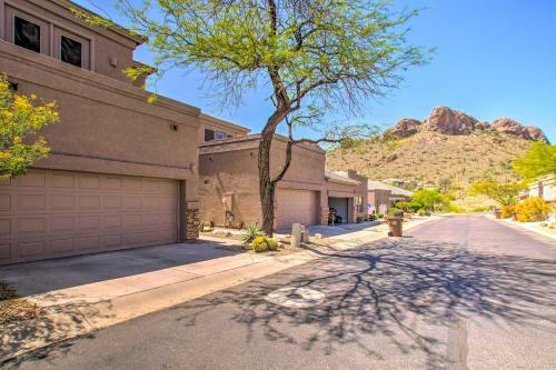 Gold Canyon Town Home With Community Amenities!