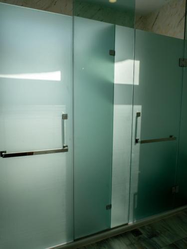 Boulevard Side Apartments