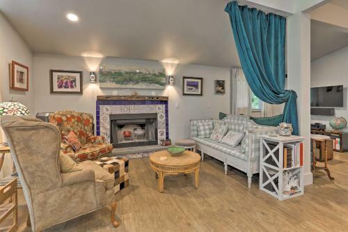 Mid-century Cabin With Resort Amenities On Lake!