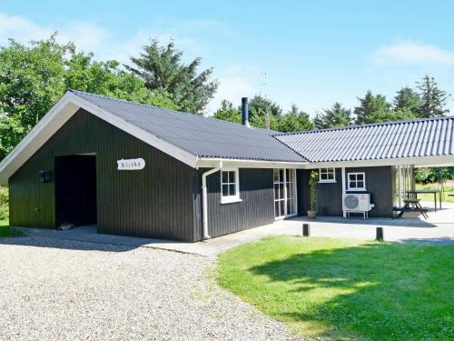 Four-bedroom Holiday Home In Bl�vand 41