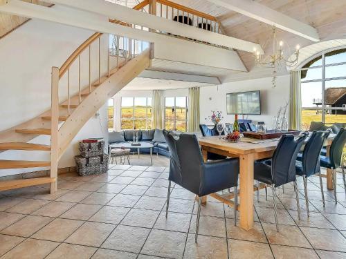 Four-bedroom Holiday Home In Bl�vand 52