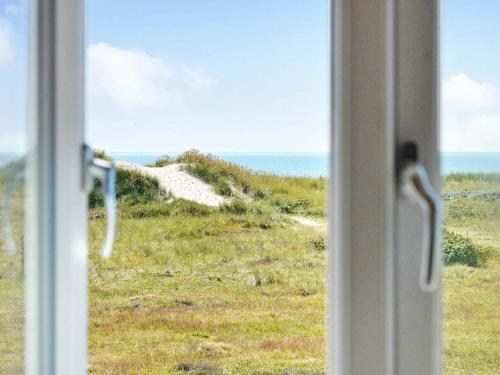 Four-bedroom Holiday Home In Bl�vand 52