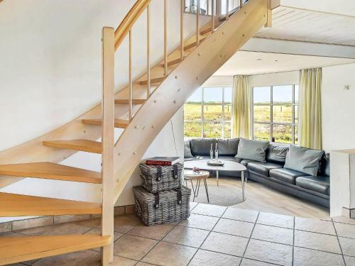 Four-bedroom Holiday Home In Bl�vand 52