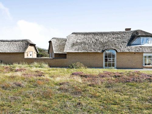 Four-bedroom Holiday Home In Bl�vand 52