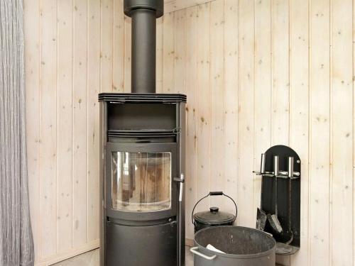 Four-bedroom Holiday Home In Bl�vand 4