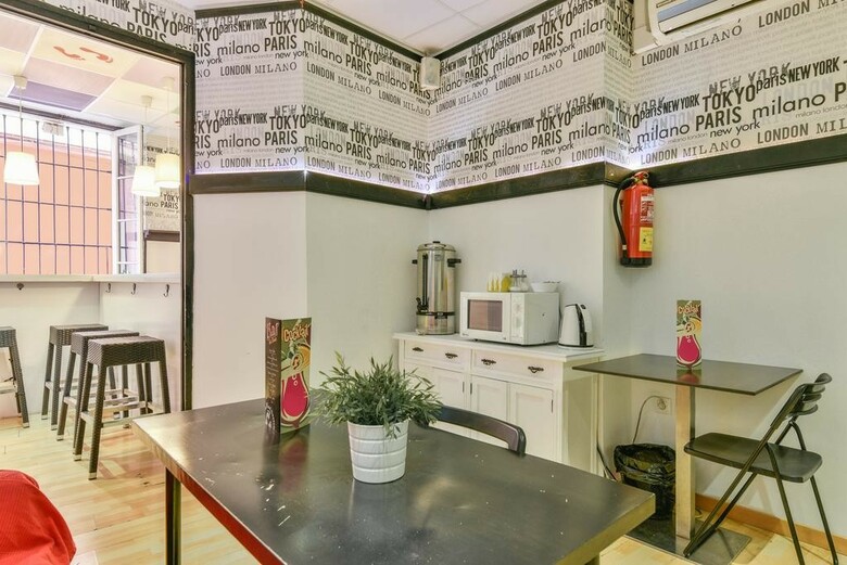 Feel Hostels City Center