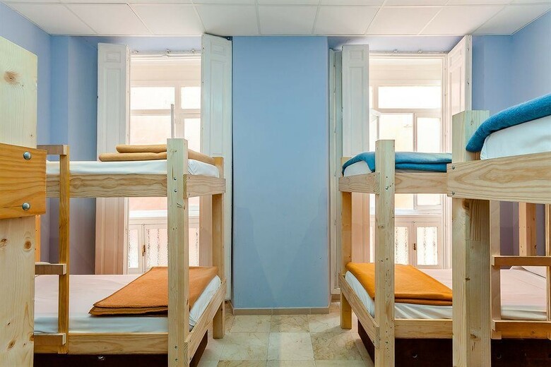 Feel Hostels City Center