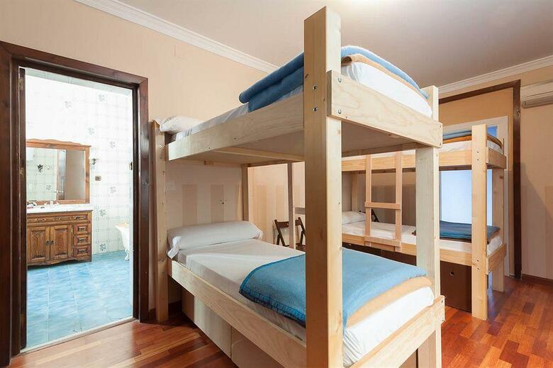 Feel Hostels City Center
