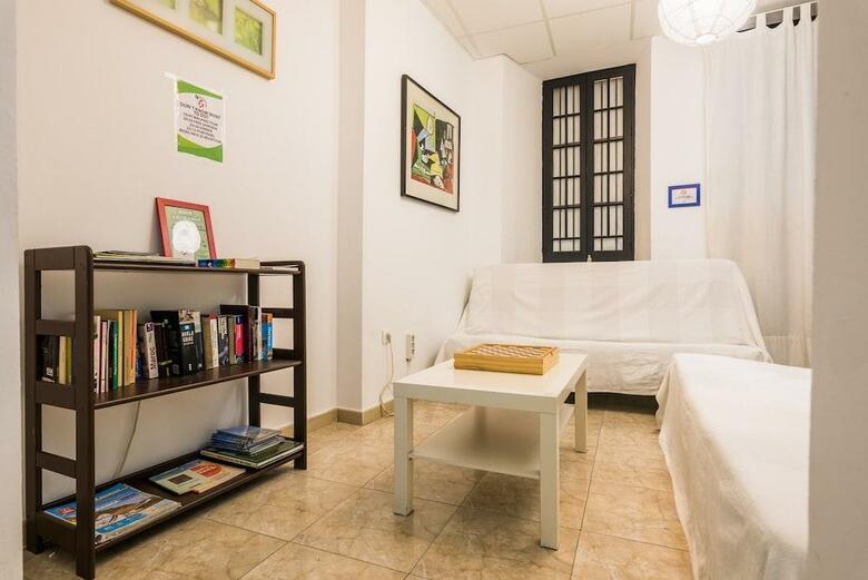 Feel Hostels City Center