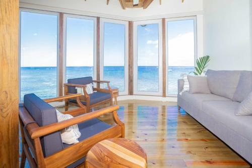 Awesome Over The Water Overlooking West End - Aire Agua Home