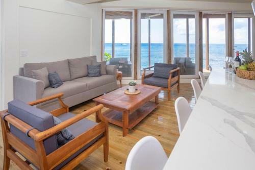 Awesome Over The Water Overlooking West End - Aire Agua Home