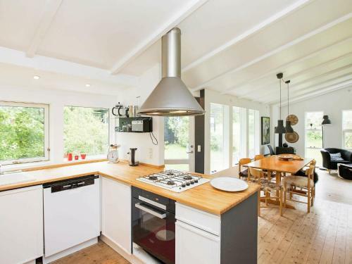 Holiday Home Dronningm�lle VI